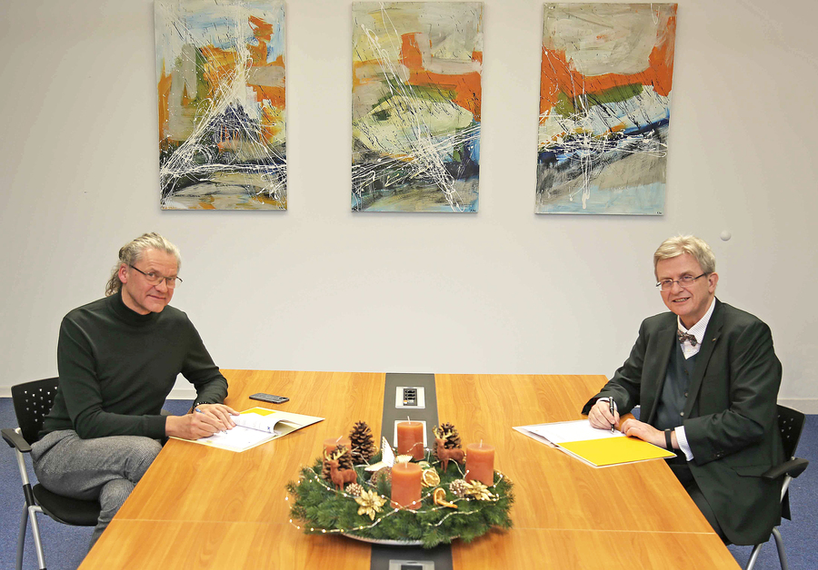 Foto: Andrea Pape v.l.) Dirk Bartens, Gesellschafter I2KT GmbH & Co.KG; Dr. Michael Wandersleb, Vorstandsvorsitzender der KITU und KID-Geschäftsführer